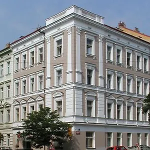 Machova 3* Prague